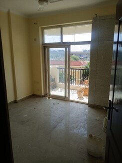 3.5 BHK + Servant Room Apartment For Rent in Amrapali Silicon City