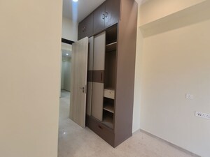 Room in 2.5 BHK Apartment at Adani Ten BKC, Bandra East – for Rent