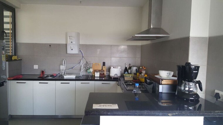 Kitchen, ireo-the-grand-arch 3 Bedroom 2896 Sq.Ft. Apartment In Sector 58 Gurgaon 10250547
