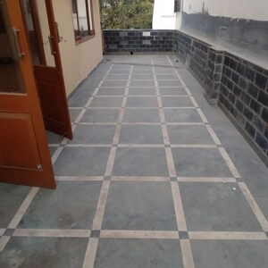 Balcony in 4 BHK Builder Floor at DLF Building 10, Dlf Phase ii – for Rent