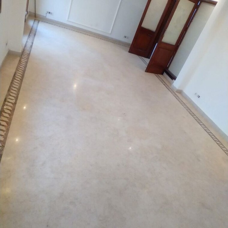 Room, dlf-building-10 4 Bedroom 500 Sq.Yd. Builder Floor In Dlf Phase ii Gurgaon 10250545