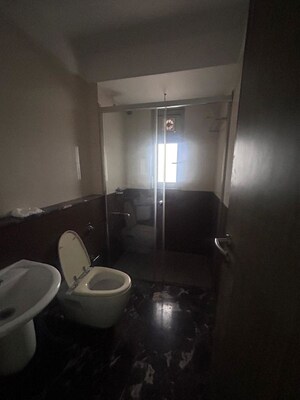 Bathroom in 2.5 BHK Apartment at Oberoi Realty Woods, Goregaon East – for Rent