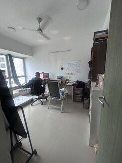 2.5 BHK + Servant Room Apartment For Rent in Oberoi Realty Woods
