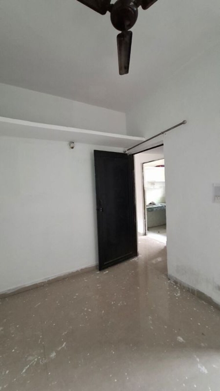 Room, sector 10 greater noida 1.5 Bedroom 30 Sq.Mt. Apartment In Sector 10 Greater Noida Greater Noida 10250587