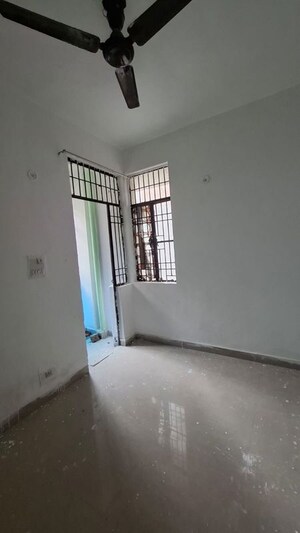 Room in 1.5 BHK Apartment at Sector 10 Greater Noida – for Sale