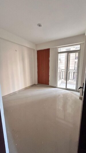 Room in 2 BHK Apartment at Aims Greens Avenue, Sector 4 Greater Noida – for Rent