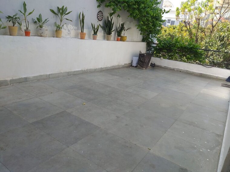  Parking, dlf phase i 1 Bedroom 1800 Sq.Ft. Builder Floor In Dlf Phase I Gurgaon 10250588