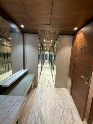 Building Lobby in 4 BHK Builder Floor at Dlf Cyber City – for Rent