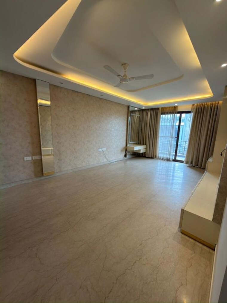 Room, dlf cyber city 4 Bedroom 500 Sq.Yd. Builder Floor In Dlf Cyber City Gurgaon 10250650
