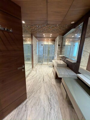 Building Lobby in 4 BHK Builder Floor at Dlf Cyber City – for Rent