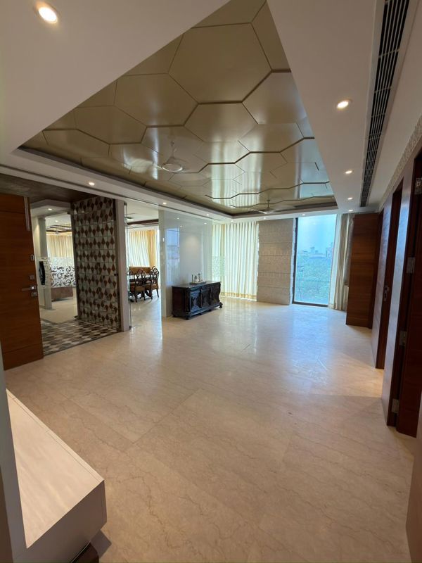 4 BHK + Servant Room Builder Floor For Rent in DLF Cyber City
