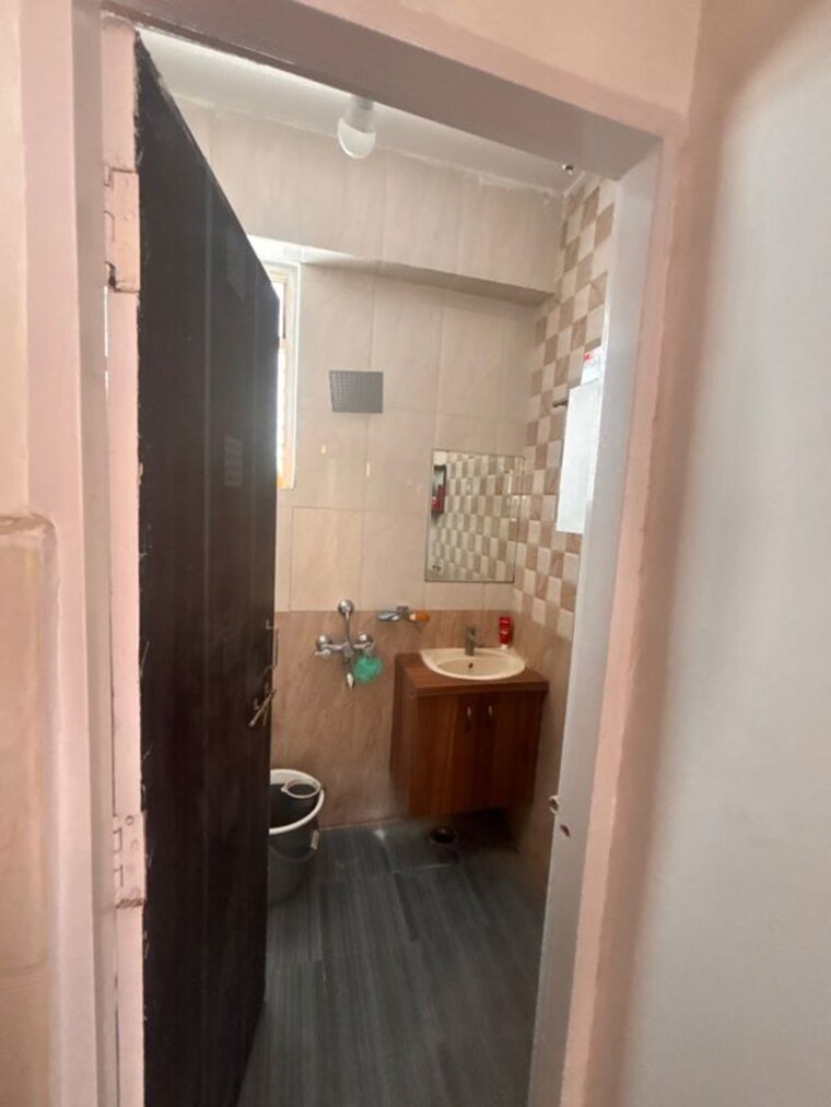Bathroom, agrawal-sagar-landmark 4 Bedroom 1850 Sq.Ft. Apartment In Eco Green City Bhopal 10250664