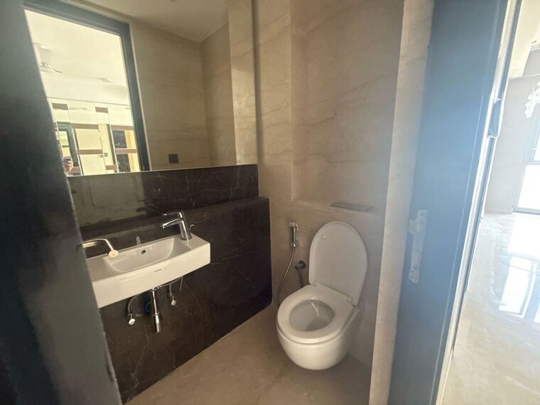 Bathroom, lodha-kiara 4 Bedroom 1709 Sq.Ft. Apartment In Worli Mumbai 10250689