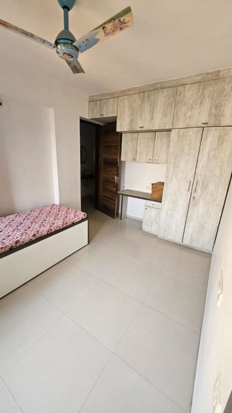 Kitchen, science city 3 Bedroom 1827 Sq.Ft. Apartment In Science City Ahmedabad 10250642