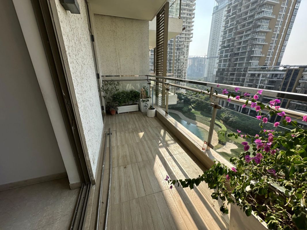 4 BHK + Servant Room,Extra Room Apartment For Rent in M3M Golf Estate Fairway East