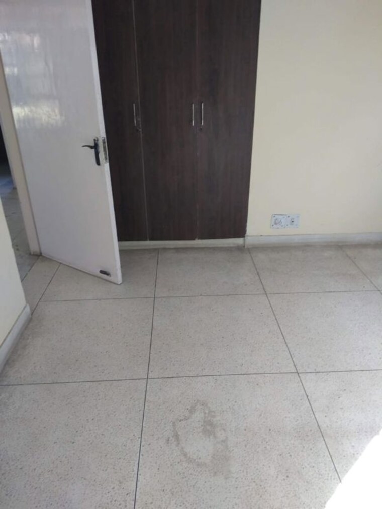Bathroom, sector 52 2 Bedroom 180 Sq.Yd. Builder Floor In Sector 52 Gurgaon 10134742