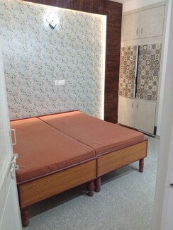 1 BHK Villa For Rent in RWA Apartments Sector 26