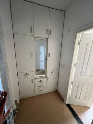 Room in 4 BHK Apartment at BPTP Park 81, Sector 81 – for Sale