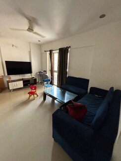 Apartment For Rent in Raviraj Aureate