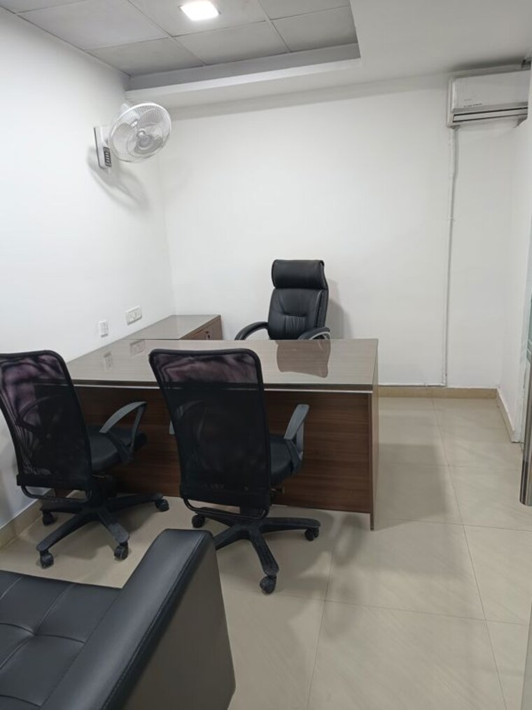 Team Area, anthurium Commercial Office Space in IT/SEZ 5500 Sq.Ft. In Sector 73 Noida 10250747