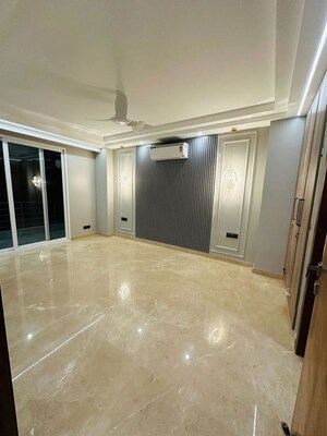 Room in 4 BHK Builder Floor at Sushant Lok I – for Sale