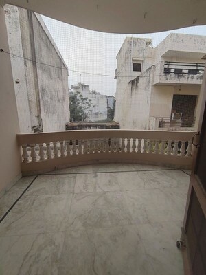 Balcony in 2 BHK Builder Floor at Sector 39 – for Rent