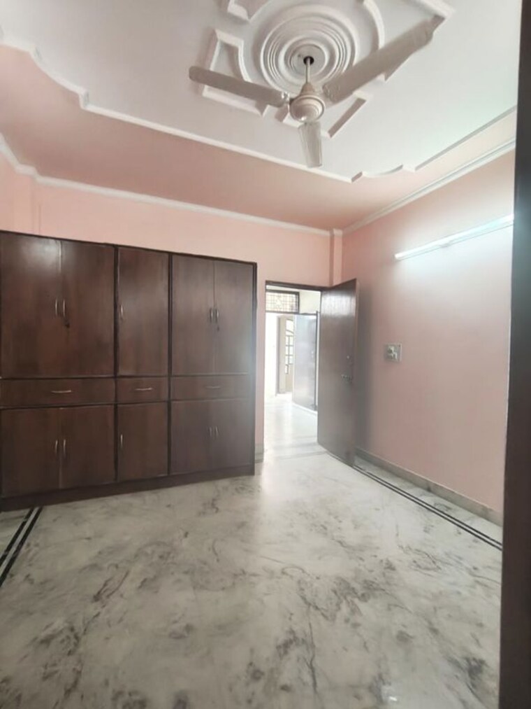 Room, sector 39 2 Bedroom 1650 Sq.Ft. Builder Floor In Sector 39 Gurgaon 10250836