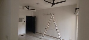 Room in 3 BHK Apartment at Ajnara Grand Heritage, Sector 74 – for Rent