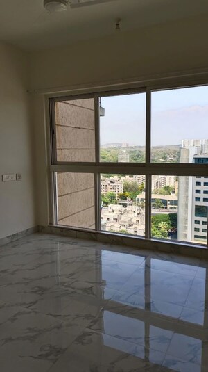 Room in 2 BHK Apartment at Raheja Ridgewood, Goregaon East – for Rent