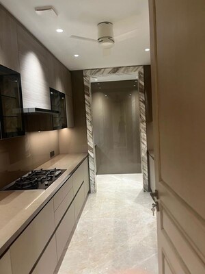 Building Lobby in 5 BHK Builder Floor at New Rajinder Nagar – for Rent