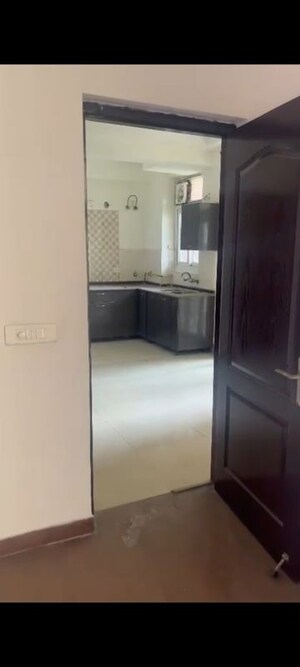 Kitchen in 2.5 BHK Apartment at Amrapali Princely Estate, Sector 76 – for Sale
