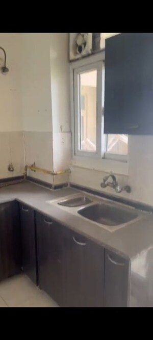 Bathroom in 2.5 BHK Apartment at Amrapali Princely Estate, Sector 76 – for Sale