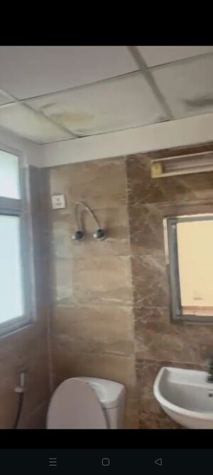 Room in 2.5 BHK Apartment at Amrapali Princely Estate, Sector 76 – for Sale