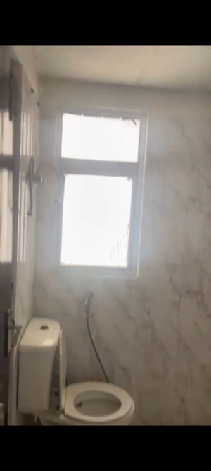 Bathroom in 2.5 BHK Apartment at Amrapali Princely Estate, Sector 76 – for Sale