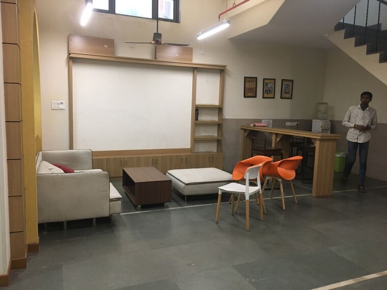 Living Room, sector 63 Commercial Office Space 4000 Sq.Ft. In Sector 63 Noida 10250826