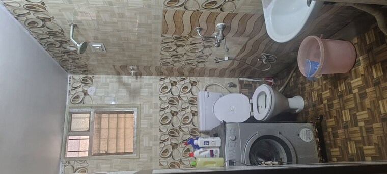 Bathroom, danapur road 3 Bedroom 1500 Sq.Ft. Apartment In Danapur Road Patna 10166267