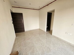 Room in 1 BHK Apartment at Mahim West – for Rent