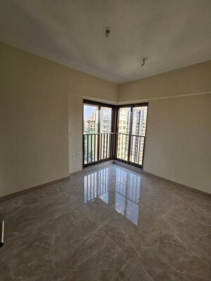 Room in 1 BHK Apartment at Mahim West – for Rent