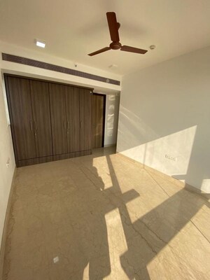 Team Area in 3 BHK Apartment at Lodha Trump Tower, Worli – for Rent