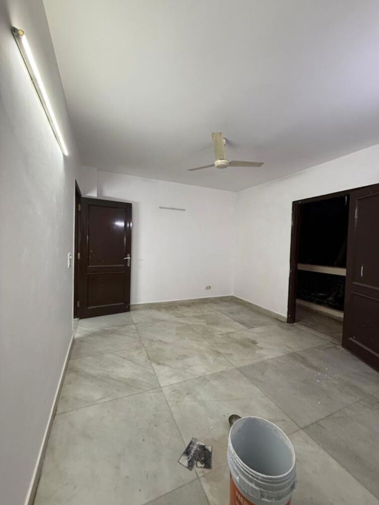 Room, nehru enclave 3 Bedroom 2000 Sq.Ft. Builder Floor In Nehru Enclave Delhi 10250977