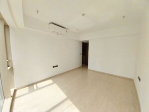 Room in 3 BHK Apartment at Lodha Worli, Worli – for Rent