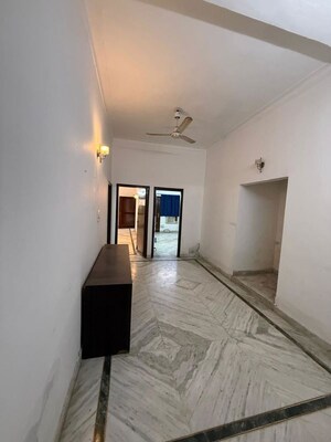 Room in 3 BHK Builder Floor at Nehru Enclave – for Rent