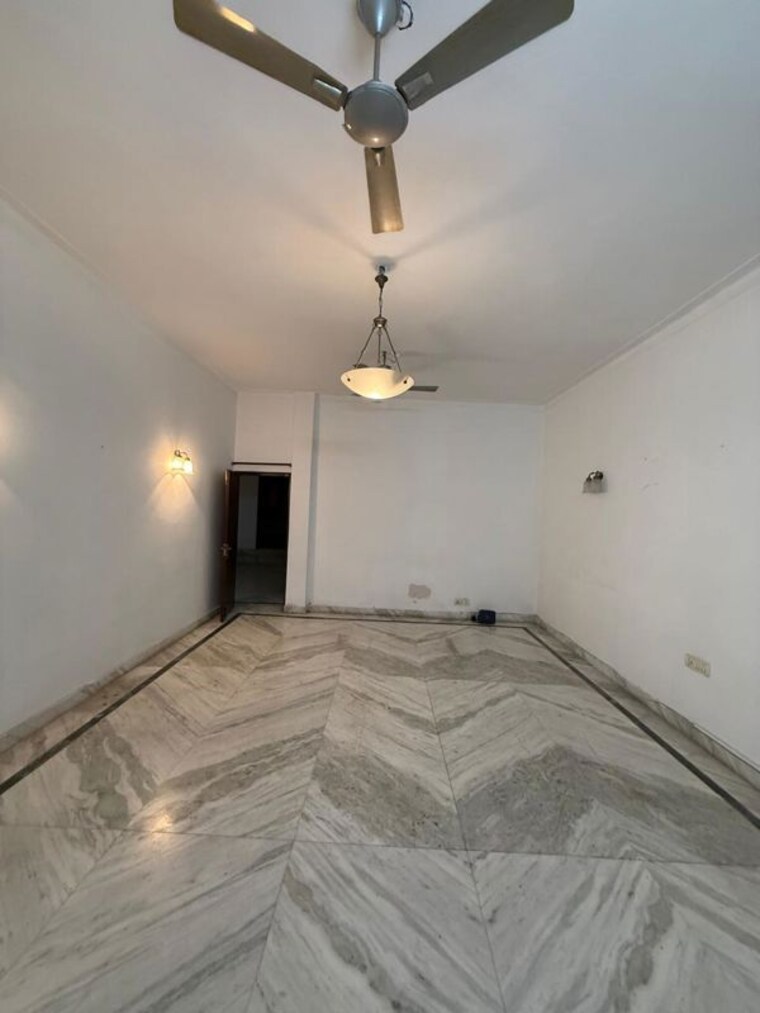 Room, nehru enclave 3 Bedroom 2000 Sq.Ft. Builder Floor In Nehru Enclave Delhi 10251004
