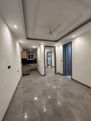 Room in 2 BHK Apartment at Saket – for Rent