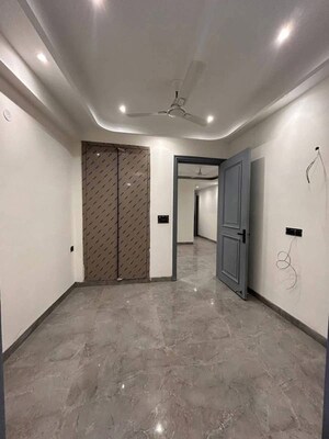 Room in 2 BHK Apartment at Saket – for Rent