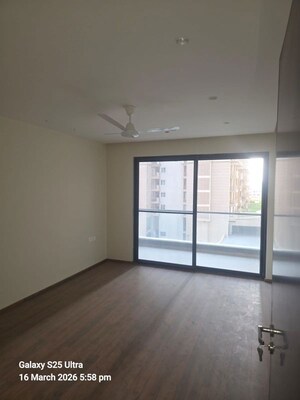 Room in 3 BHK Apartment at Sector 82 – for Sale