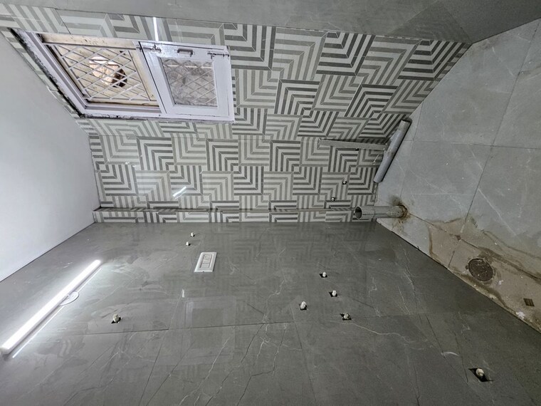Bathroom, green fields colony 2 Bedroom 1200 Sq.Ft. Builder Floor In Green Fields Colony Faridabad 10251109