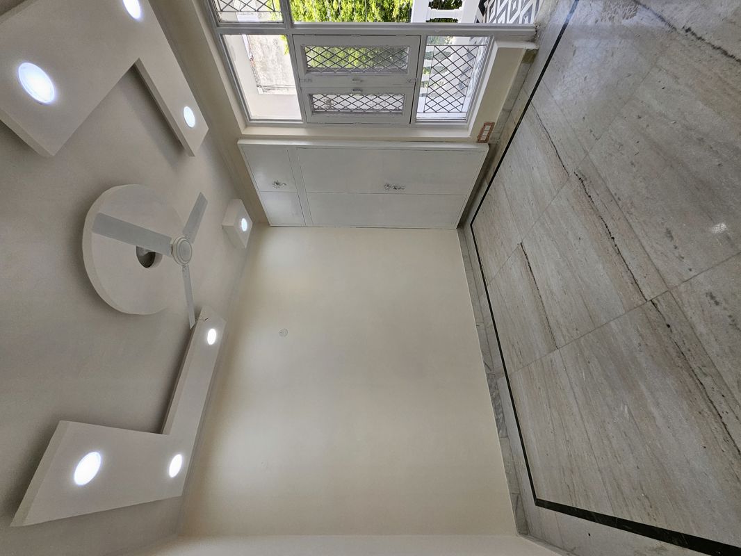 2 BHK + Pooja Room,Servant Room,Extra Room Builder Floor For Sale in Green Fields Colony