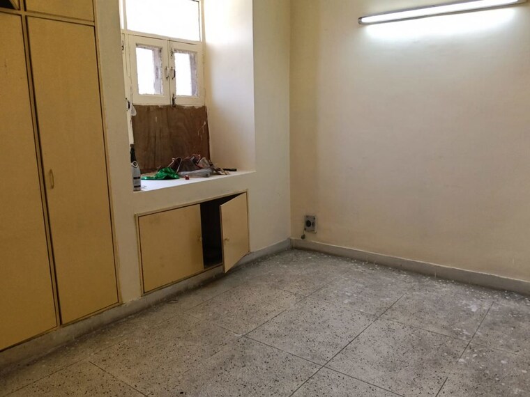 Room, sector 5 dwarka 4 Bedroom 2400 Sq.Ft. Apartment In Sector 5 Dwarka Delhi 10236485