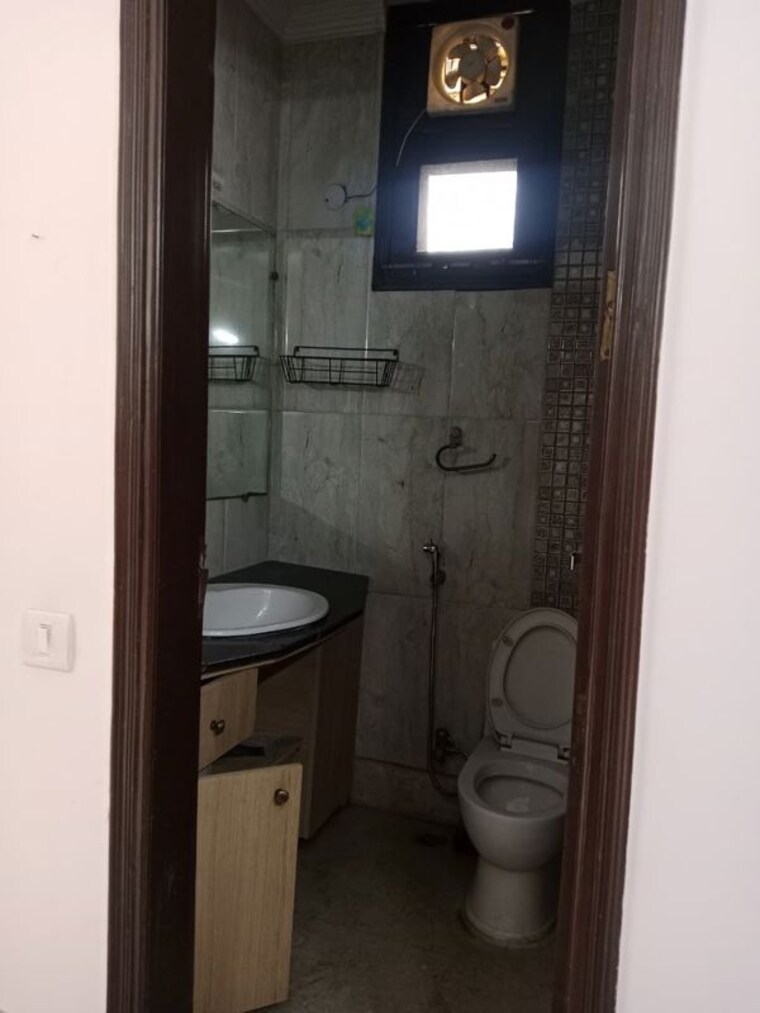 Bathroom, malviya nagar 3 Bedroom 1150 Sq.Ft. Builder Floor In Malviya Nagar Delhi 10251114